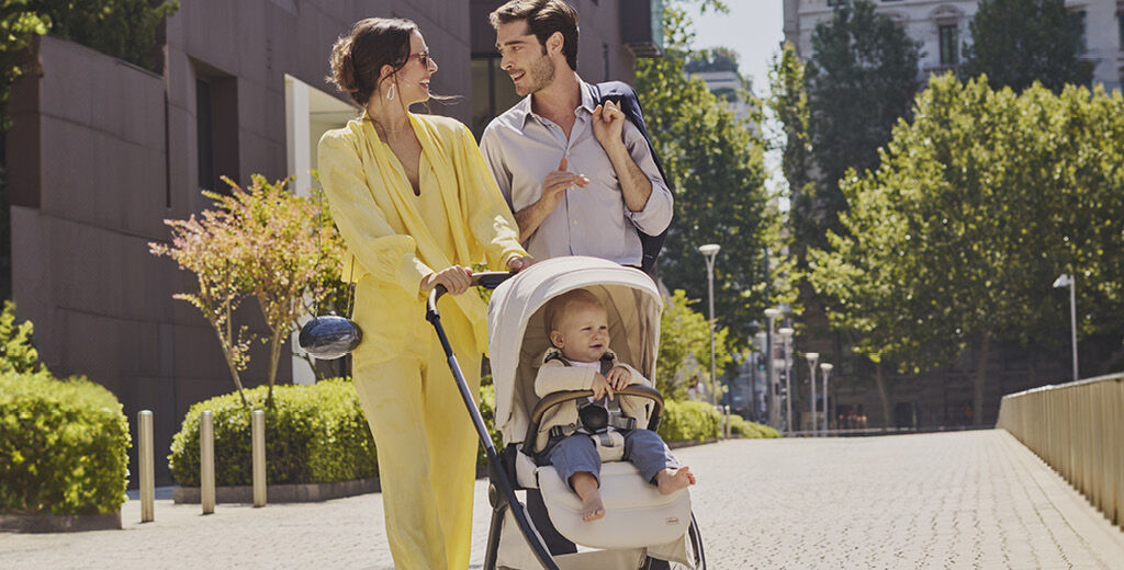 https://www.chicco.com.mx/dw/image/v2/BJJJ_PRD/on/demandware.static/-/Sites-Chicco-Mexico-Library/es_MX/dw0a94008f/site/landing/BU/Juvenile/Bellagio/087136_450_240627_04_formato_1024x520px.jpg