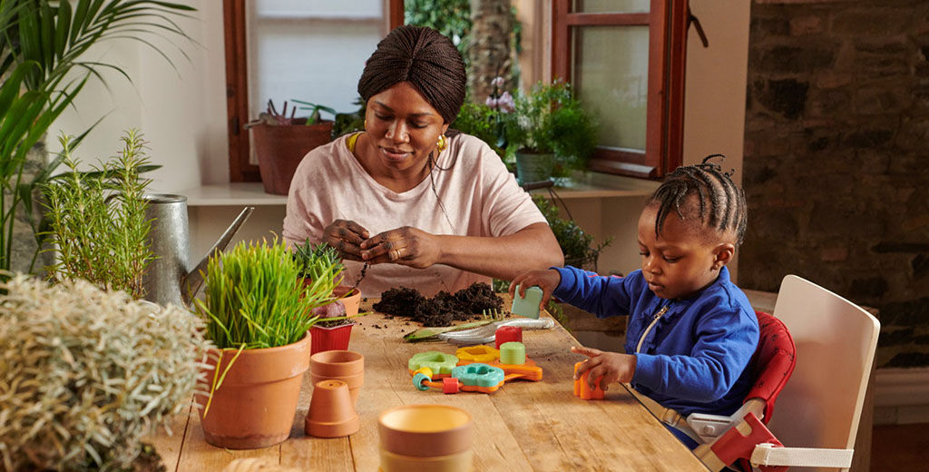 https://www.chicco.com.mx/dw/image/v2/BJJJ_PRD/on/demandware.static/-/Sites-Chicco-Mexico-Library/es_MX/dwdb9408cc/site/landing-pages/eco-chicco/Parentmore_sustainability_04_1024X520.jpg